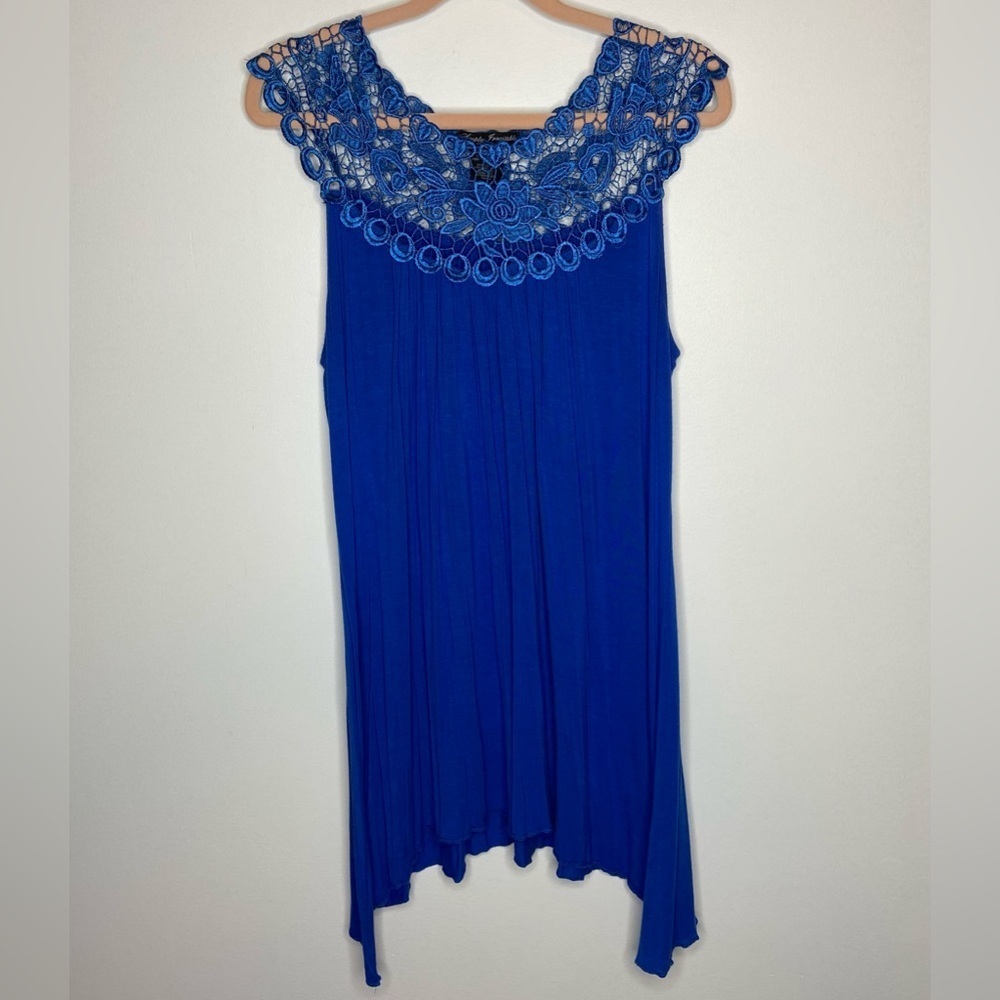 Simply Irresistible Lace/Embroidery Size L Sleeveless Stretchy Blue Top NWOT